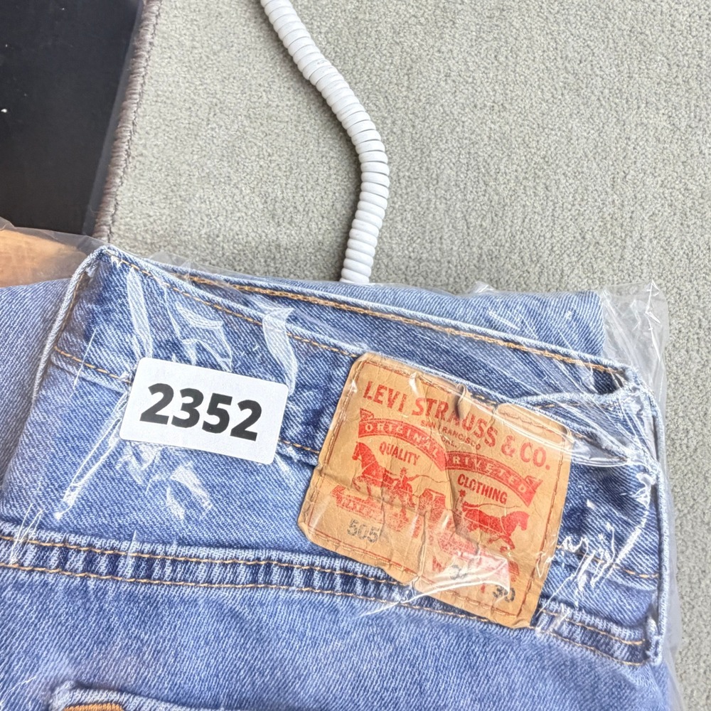 Levis 505 Regular Fit Straight Leg Jeans Mens 34x30 Medium Wash Blue Denim - Picture 14 of 14